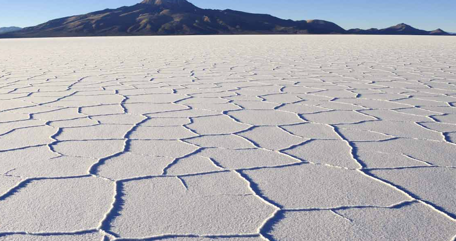 Salar de Uyuni Dry Season vs Wet Season