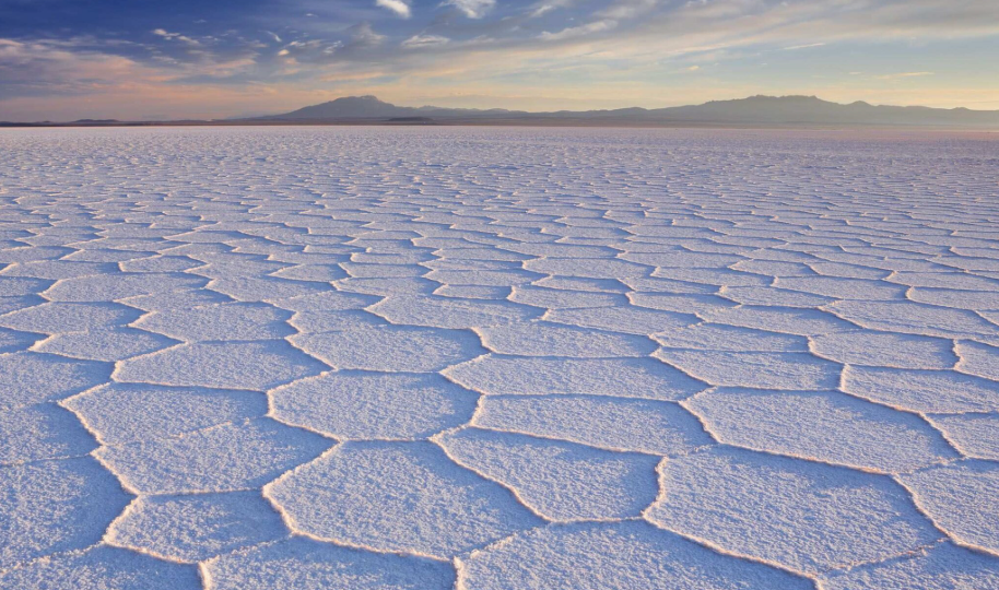Salar de Uyuni Dry Season vs Wet Season